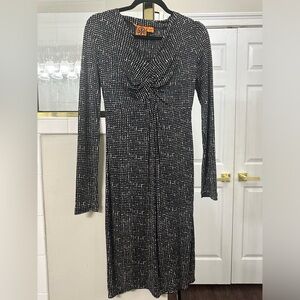 Tory Burch black and white dress size Small long sleeve